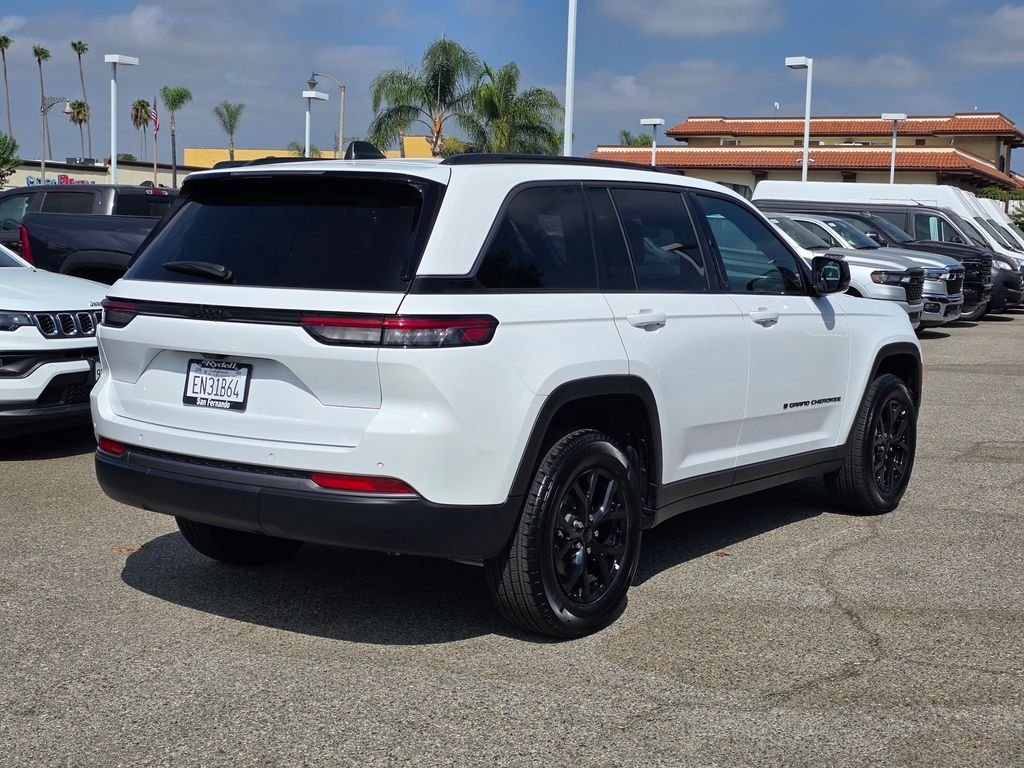 New 2026 Jeep Grand Cherokee Altitude RWD image 4