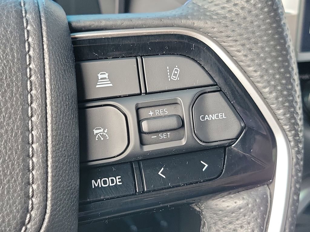Used 2024 Toyota Tundra Platinum AWD/4WD image 6