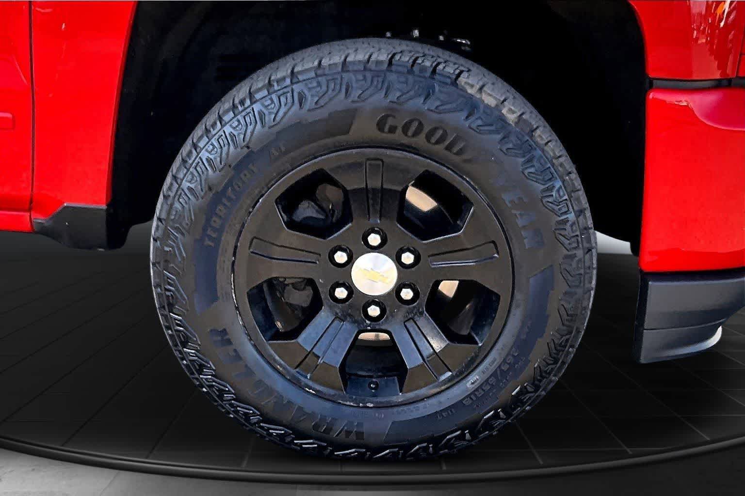 Used 2018 Chevrolet Silverado 1500 LT w/ All Star Edition AWD/4WD image 34