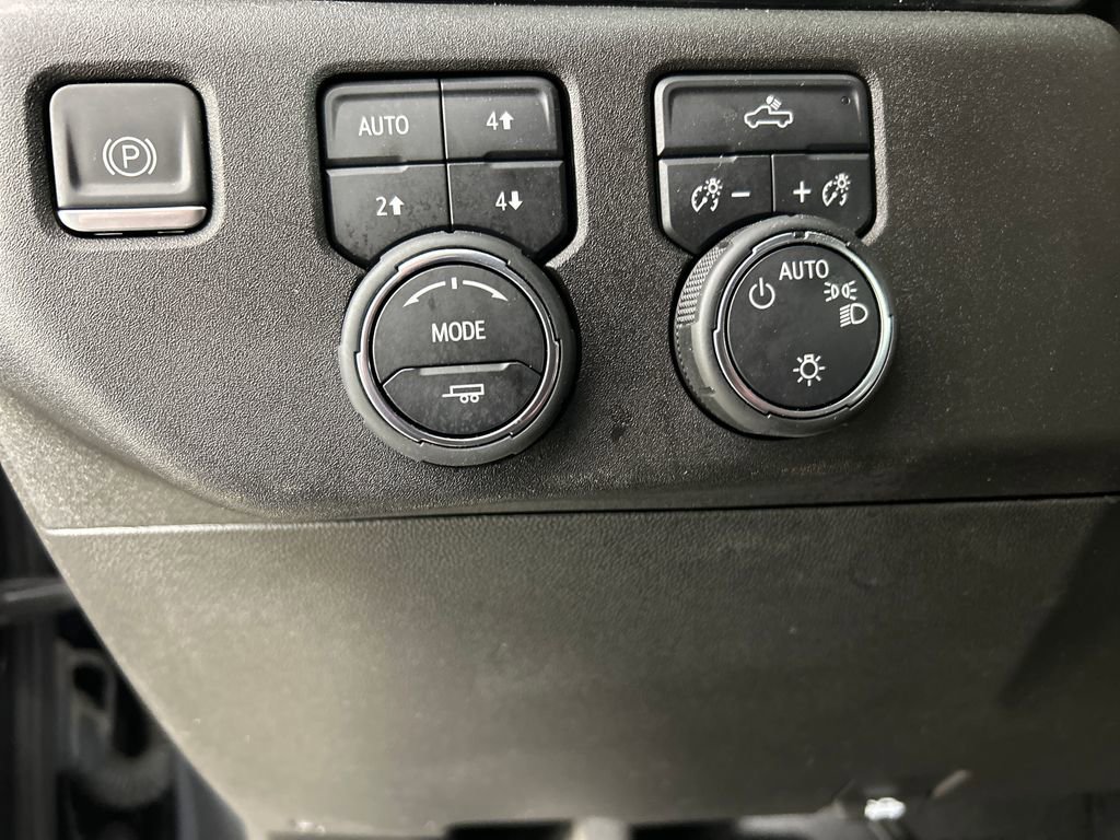 Used 2022 Chevrolet Silverado 1500 LT w/ Z71 Off-Road Package image 14