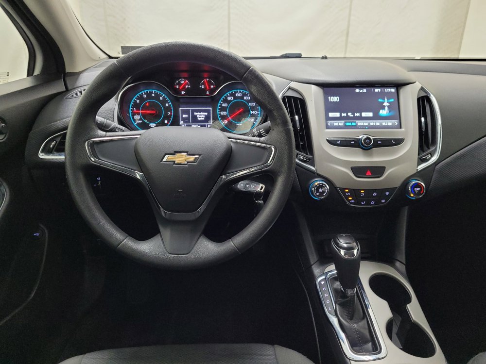 Used 2018 Chevrolet Cruze LS FWD image 22
