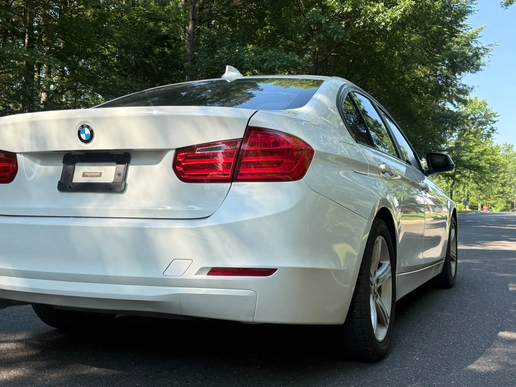 Used 2013 BMW 320i Sedan RWD image 5