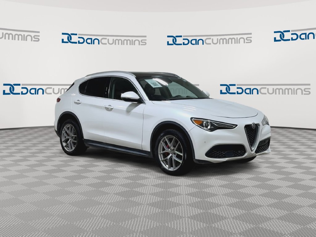 Used 2018 Alfa Romeo Stelvio Ti w/ TI Performance Package AWD/4WD image 2