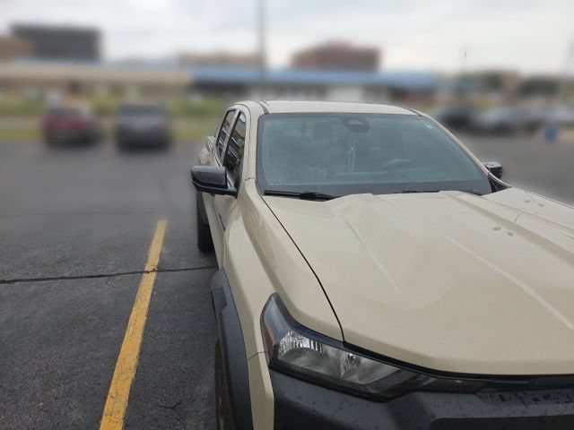 Used 2024 Chevrolet Colorado Trail Boss w/ Technology Package AWD/4WD image 40