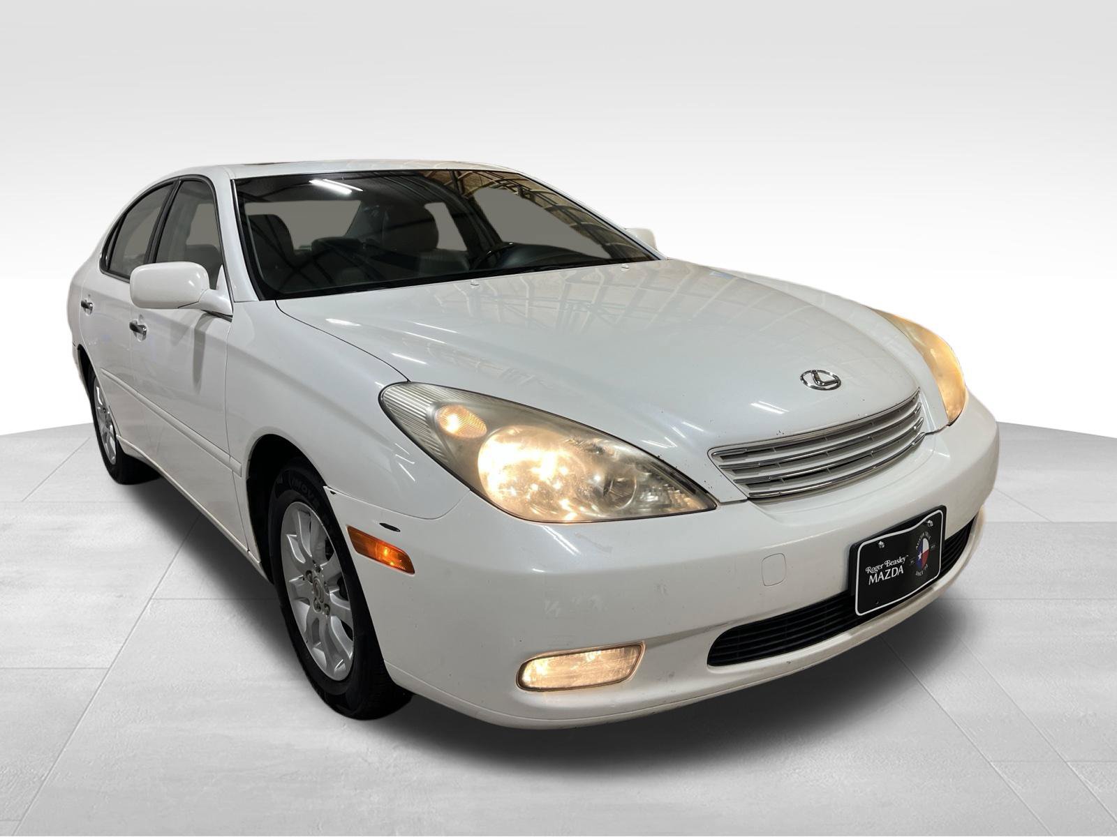 Used 2002 Lexus ES 330 w/ Premium Pkg FWD image 3