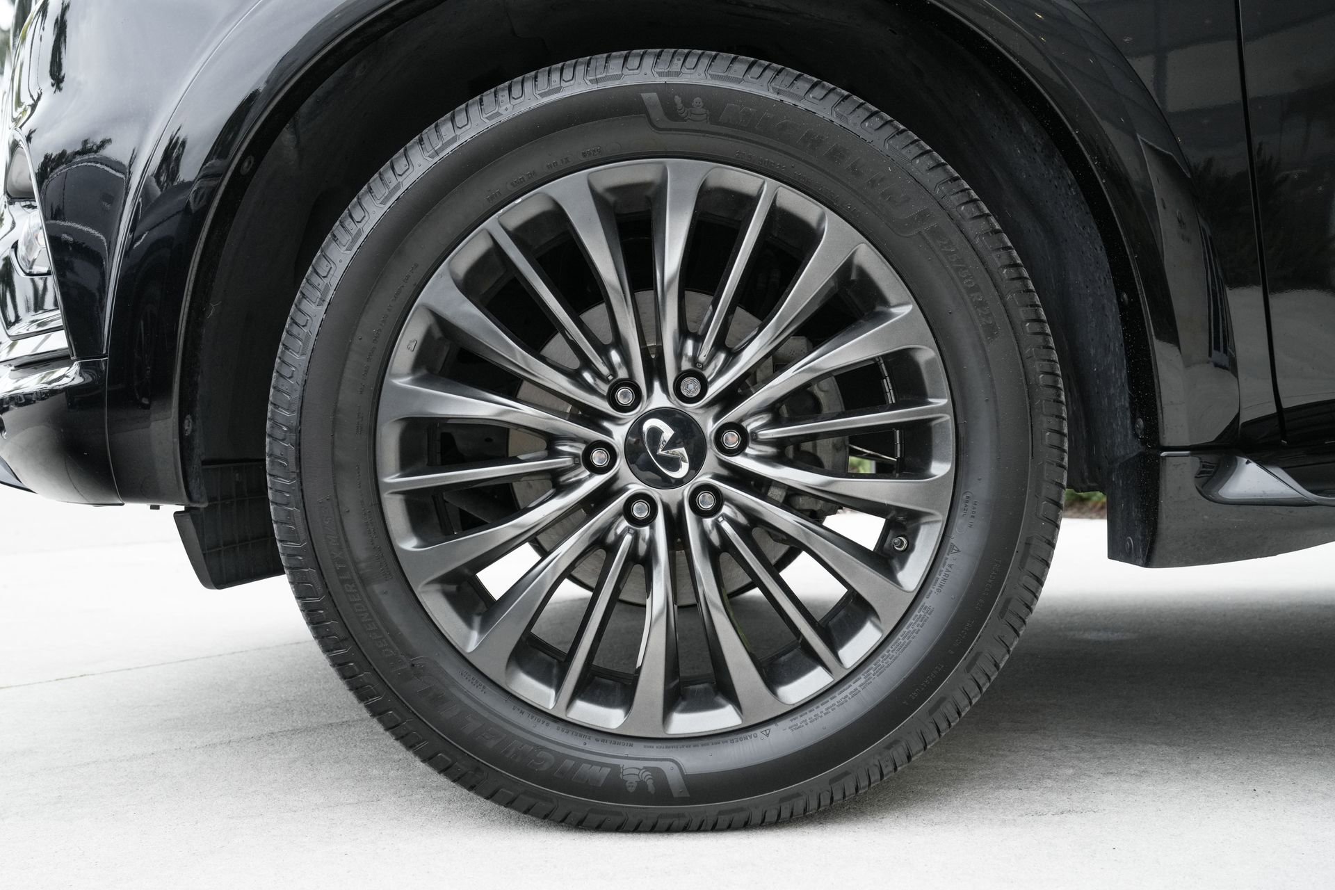 Used 2023 INFINITI QX80 Premium Select w/ Cargo Package image 15