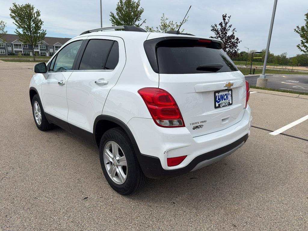 Used 2020 Chevrolet Trax LT w/ LT Convenience Package AWD/4WD image 3