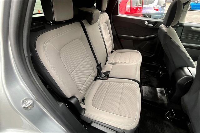Used 2021 Ford Escape SE image 29