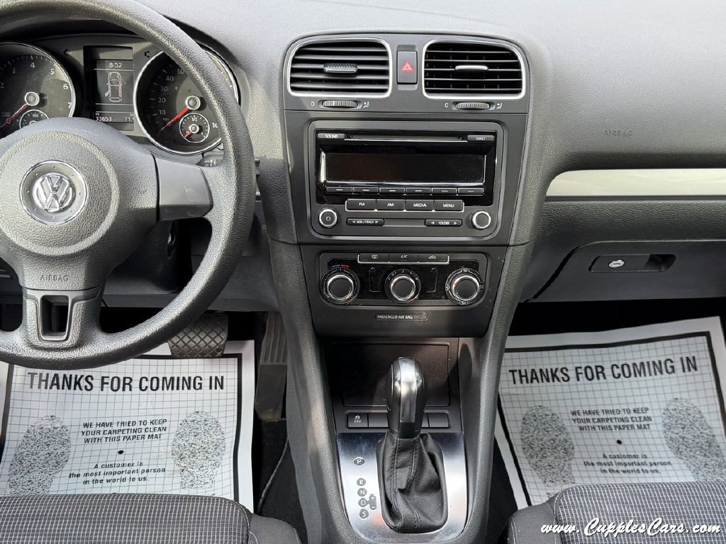 Used 2014 Volkswagen Golf 4-Door FWD image 18