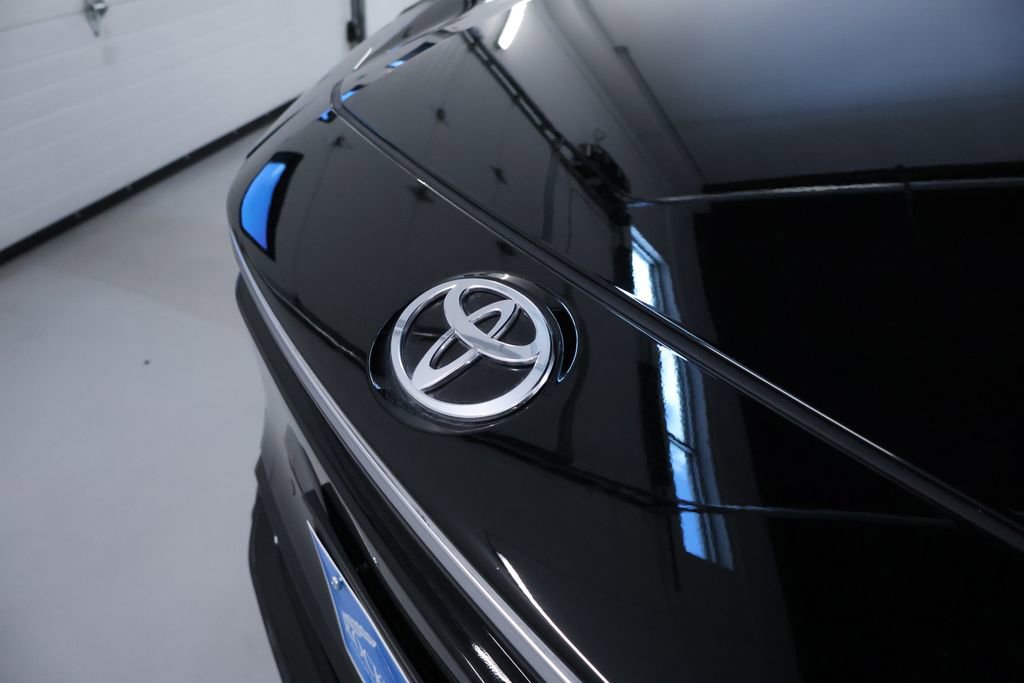 Used 2024 Toyota bZ4X XLE image 9