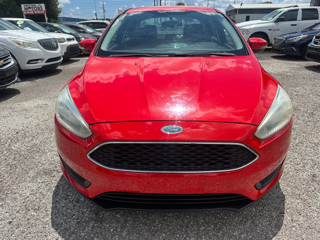 Used 2016 Ford Focus SE w/ SE Cold Weather Package FWD image 2