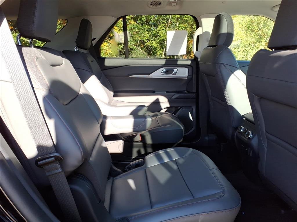 New 2025 Ford Explorer Active w/ Active Comfort Package image 11