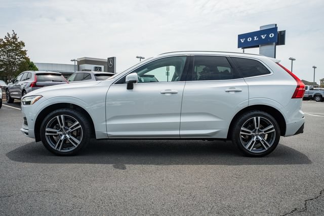 Used 2019 Volvo XC60 T5 Momentum w/ Multimedia Package AWD/4WD image 4
