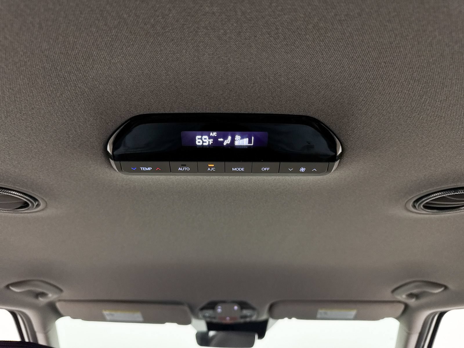 Certified 2024 Kia EV9 Light Long Range RWD image 22