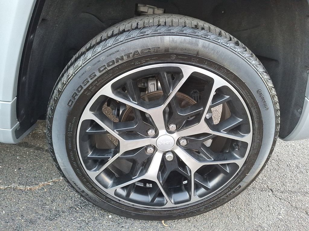 Used 2022 Jeep Grand Cherokee Summit image 8