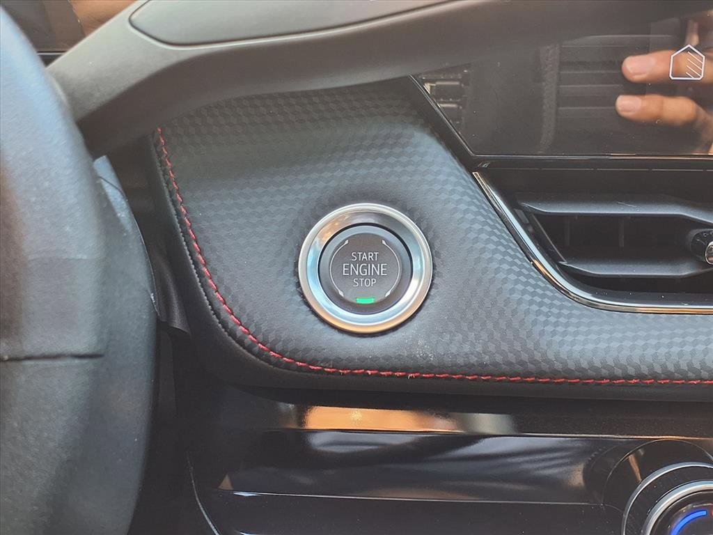 Used 2025 Chevrolet Equinox RS w/ Safety and Technology Package image 7