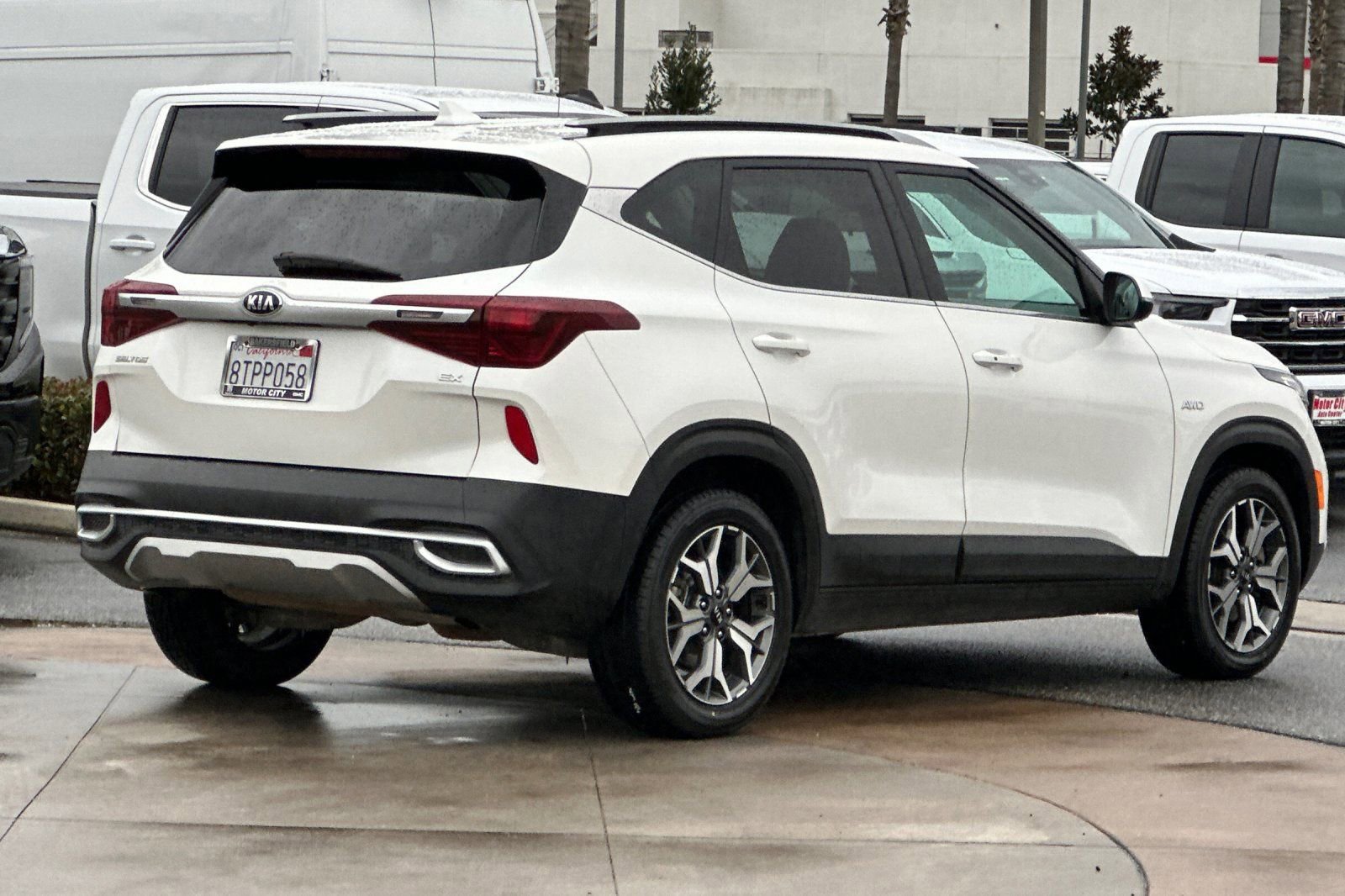 Used 2021 Kia Seltos EX image 4