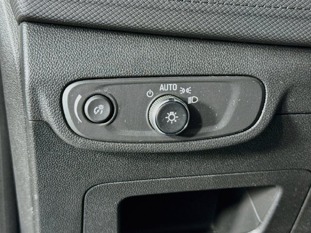 Used 2025 Chevrolet TrailBlazer LT AWD/4WD image 10
