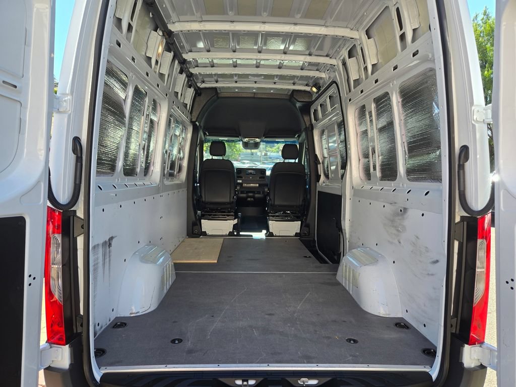 Used 2024 Mercedes-Benz Sprinter 2500 image 10