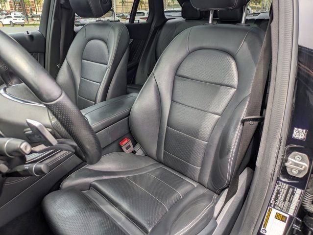 Used 2019 Mercedes-Benz GLC 300 4MATIC image 11