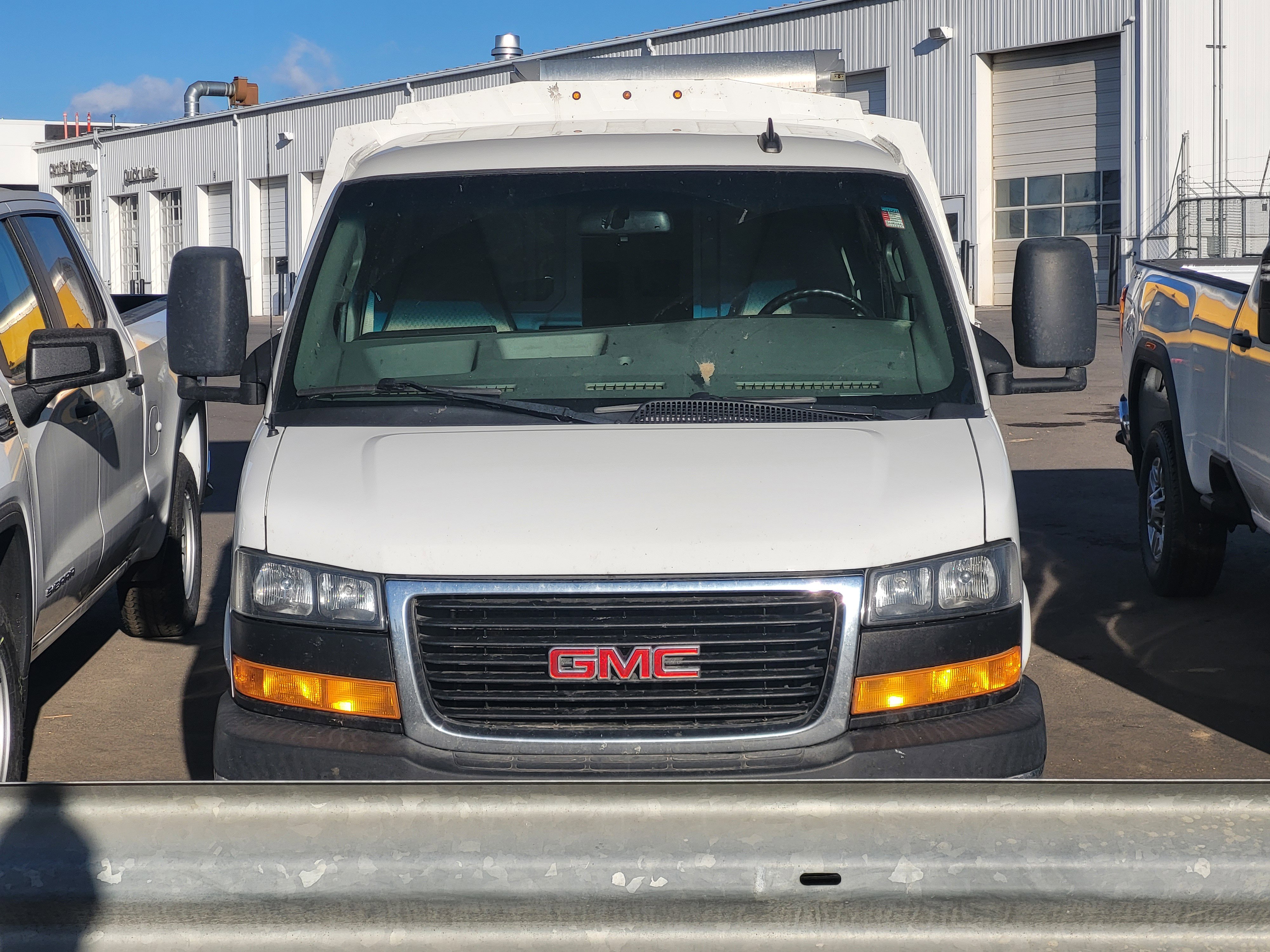 Used 2020 GMC Savana 3500 w/ Power Convenience Package image 2