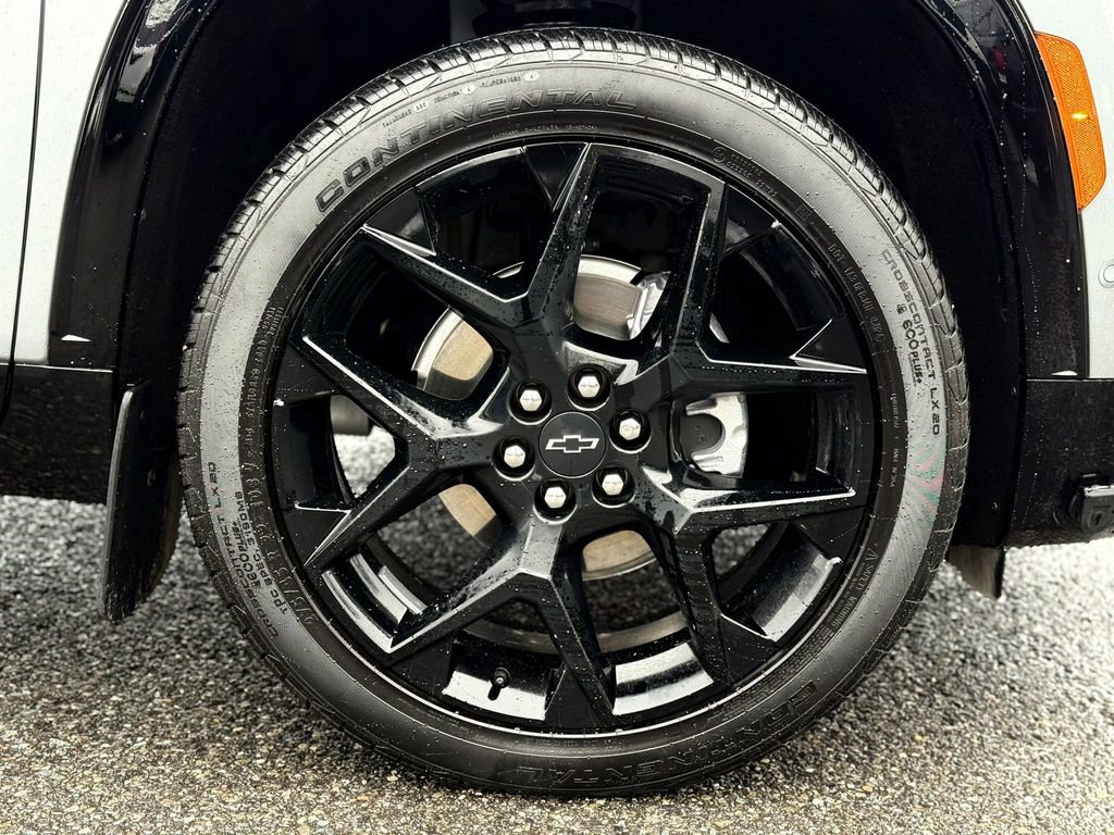 Used 2025 Chevrolet Traverse RS image 9