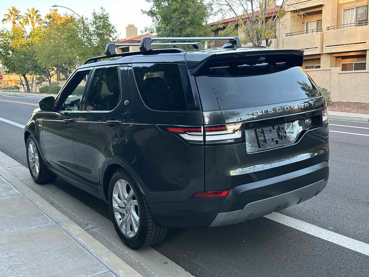 Used 2018 Land Rover Discovery SE image 6