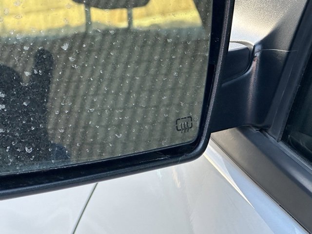 Used 2020 Jeep Cherokee Latitude w/ Cold Weather Group image 12