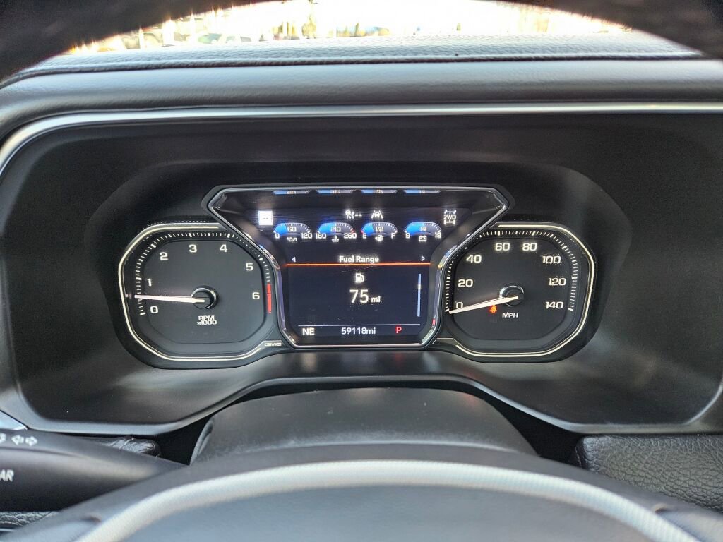 Used 2021 GMC Yukon Denali w/ Denali Premium Package image 28