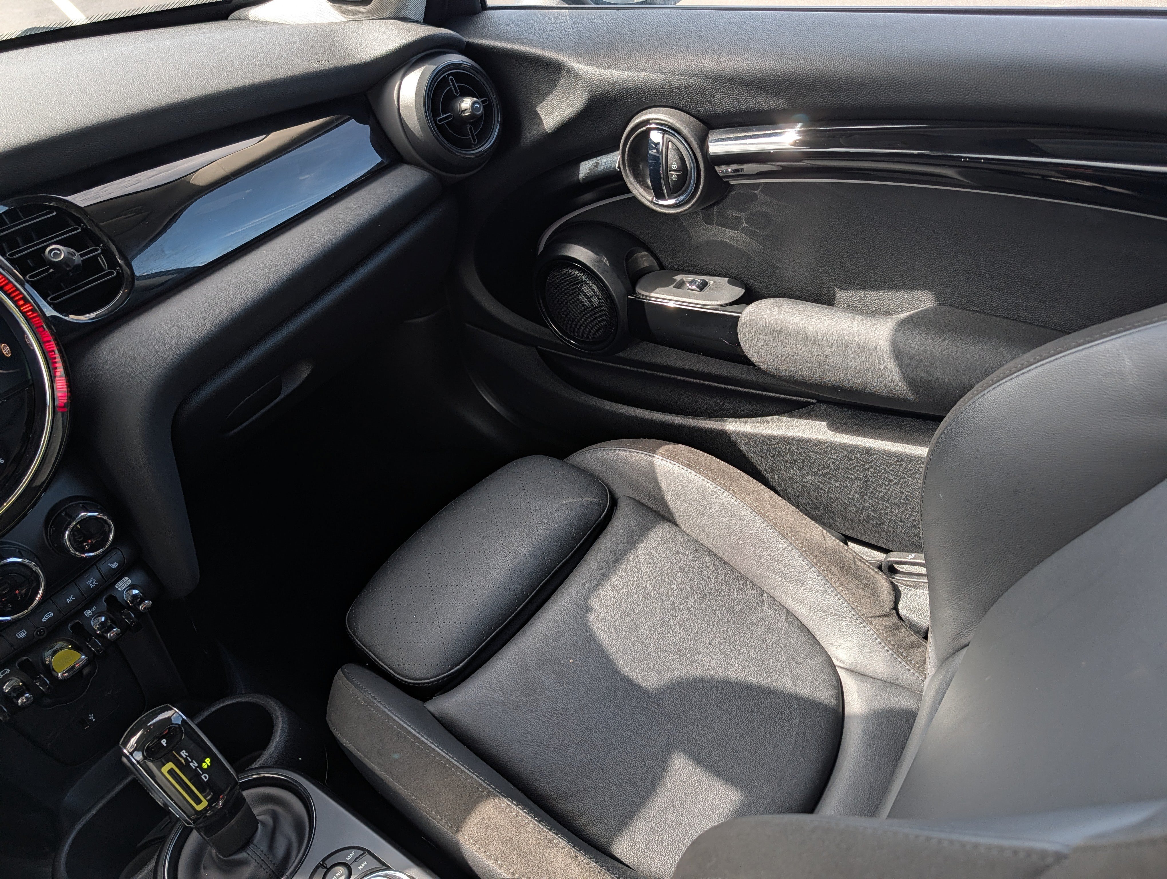 Used 2022 MINI Cooper SE FWD image 11