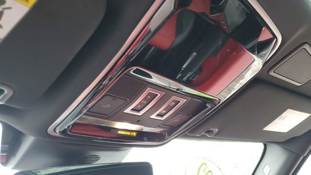 Used 2022 Land Rover Range Rover Sport SVR image 19