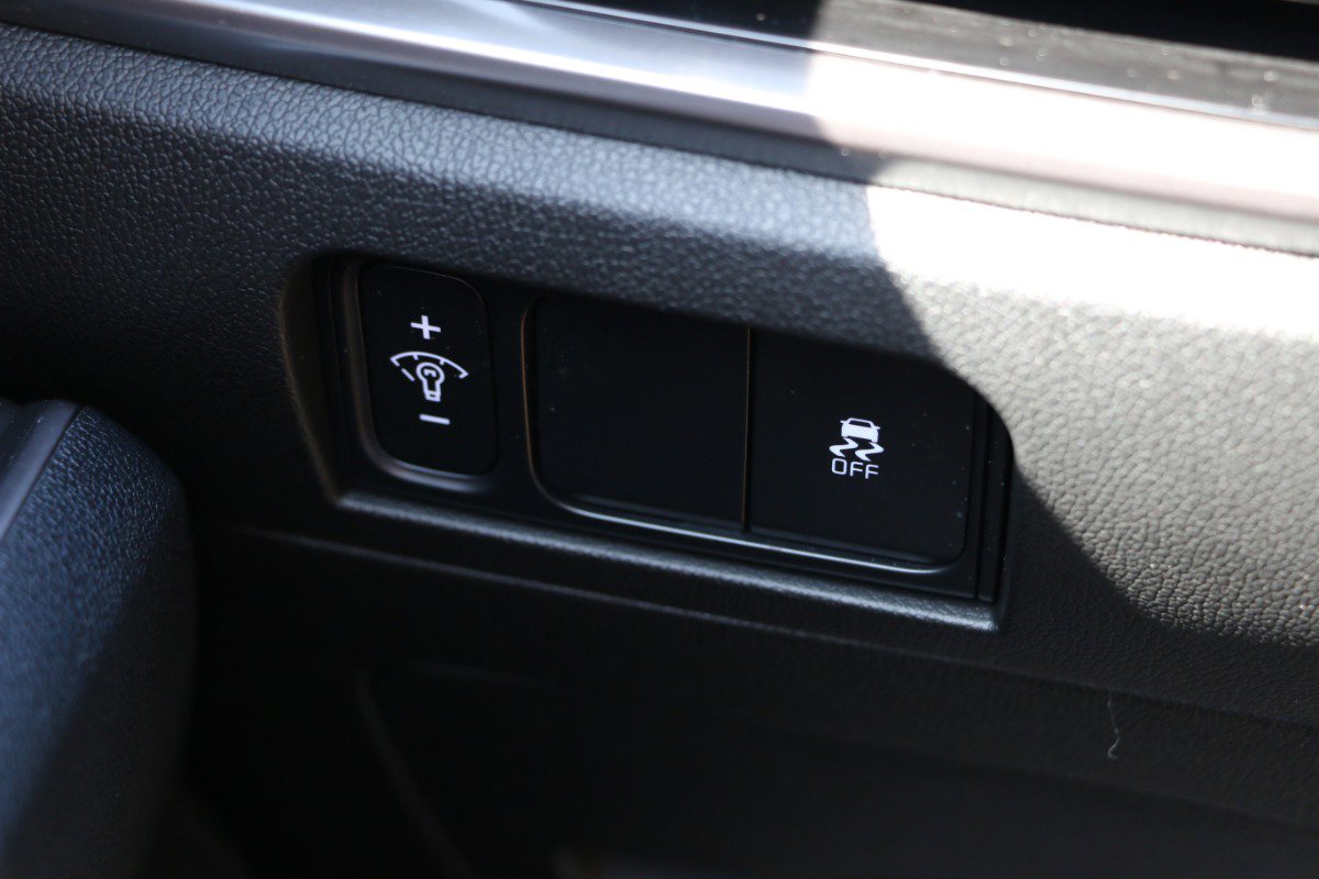 Used 2024 Kia Sorento LX image 19