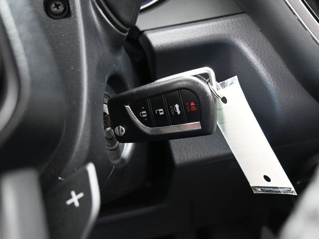 Used 2022 Toyota Camry SE image 28