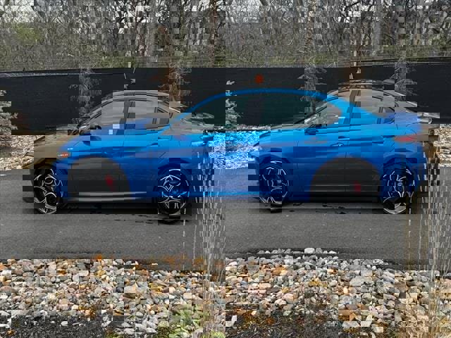 New 2025 Alfa Romeo Giulia AWD w/ Veloce Package AWD image 2