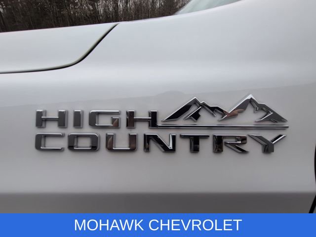 Used 2024 Chevrolet Suburban High Country image 34