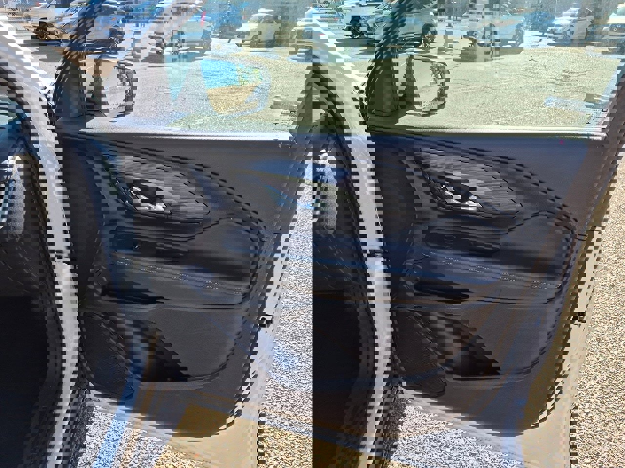 Used 2024 GMC Terrain SLT image 9