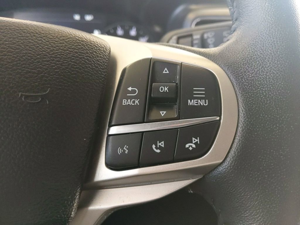 Used 2024 Ford Explorer XLT w/ Equipment Group 202A AWD/4WD image 18