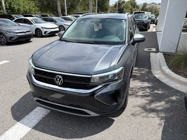 Certified 2024 Volkswagen Taos SE w/ Panoramic Sunroof Package FWD image 17