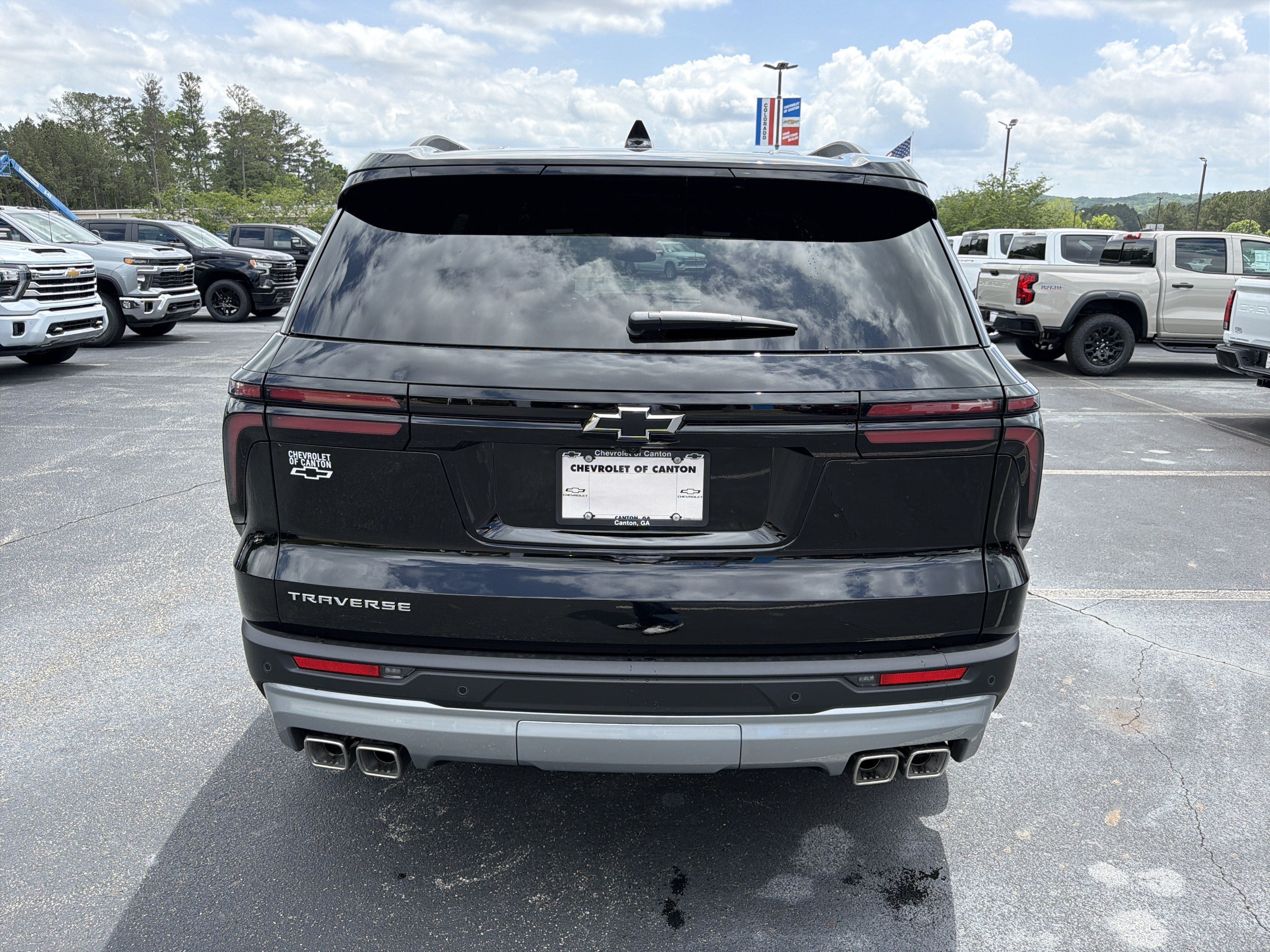 New 2026 Chevrolet Traverse LT w/ LPO, Floor Liner Package FWD image 6