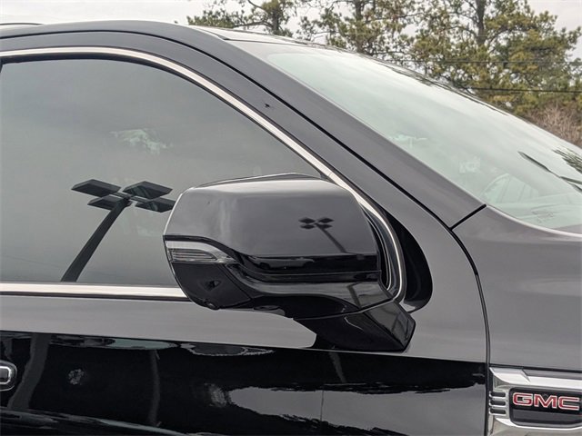 Used 2025 GMC Yukon XL Denali w/ Denali Reserve Package image 13