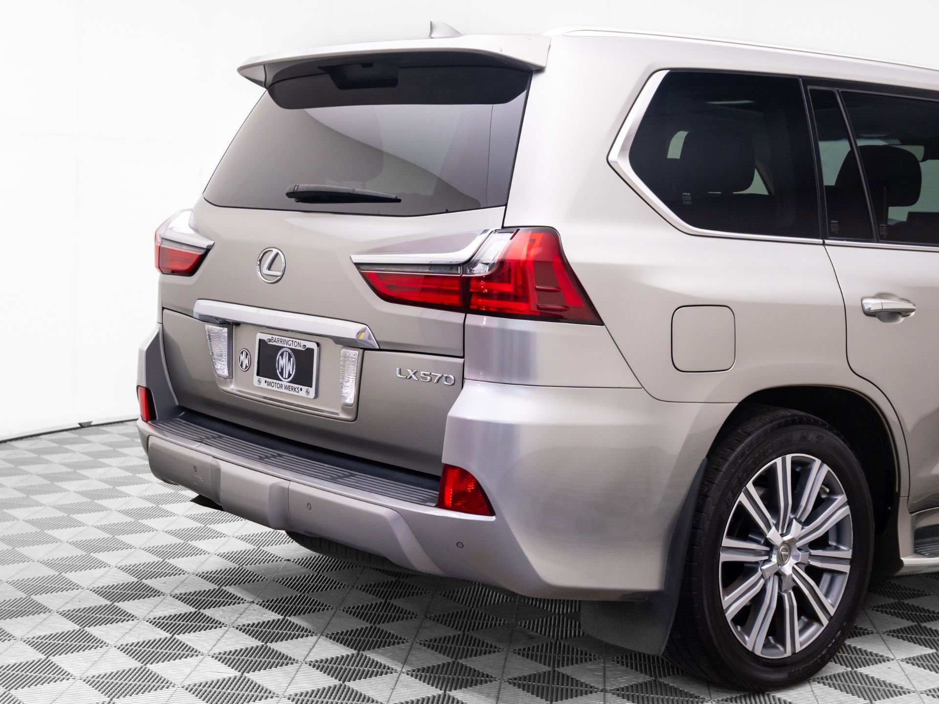 Used 2016 Lexus LX 570 4WD image 36