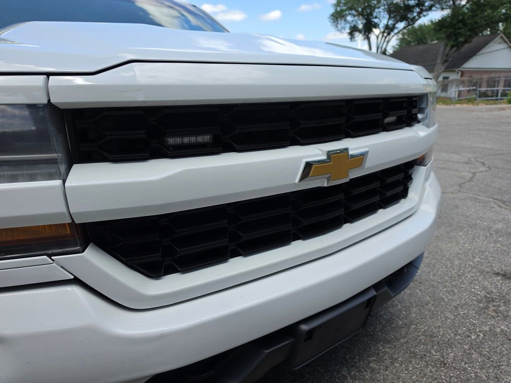 Used 2018 Chevrolet Silverado 1500 Custom w/ Texas Edition AWD/4WD image 17