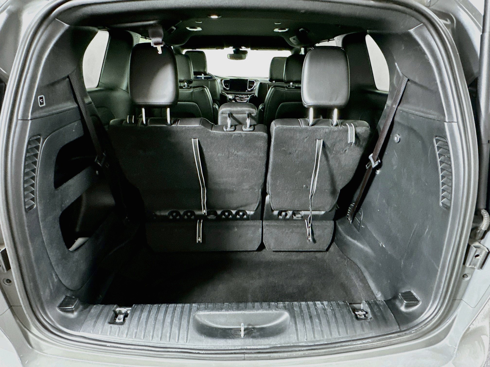 Used 2025 Chrysler Pacifica Select FWD image 29