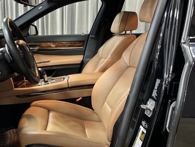 Used 2014 BMW 740Li xDrive image 29