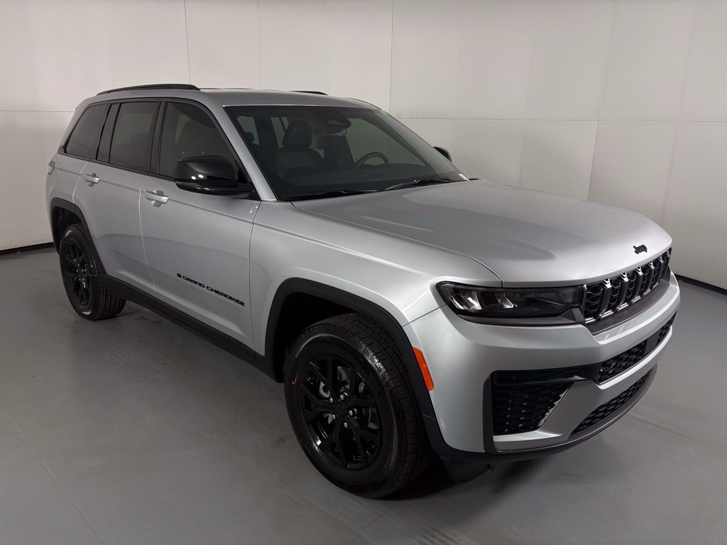 New 2026 Jeep Grand Cherokee Altitude AWD/4WD image 2