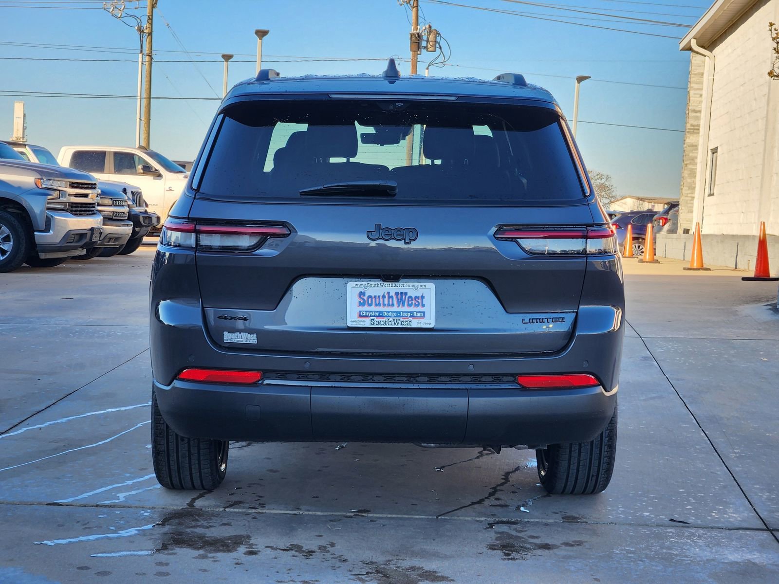 New 2025 Jeep Grand Cherokee L Limited w/ Luxury Tech Group II image 8