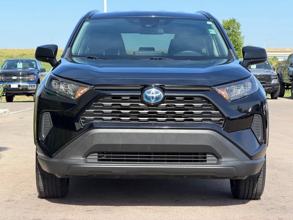 Used 2022 Toyota RAV4 LE AWD/4WD image 6