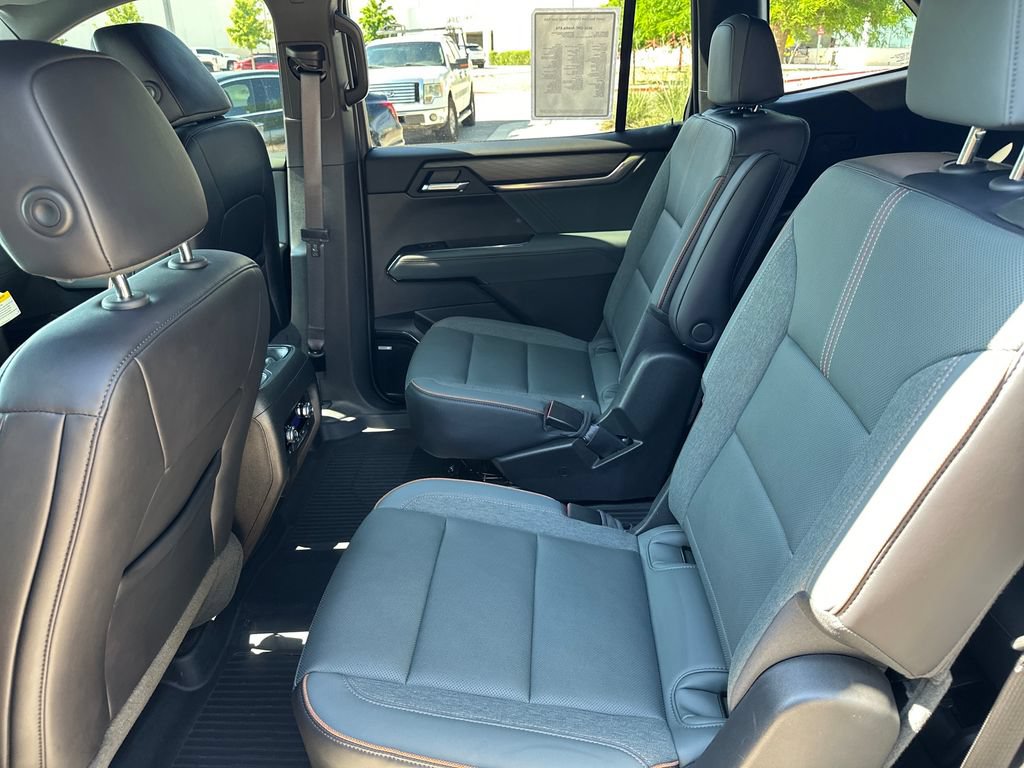 Used 2026 GMC Acadia AT4 w/ Luxury Package AWD/4WD image 35