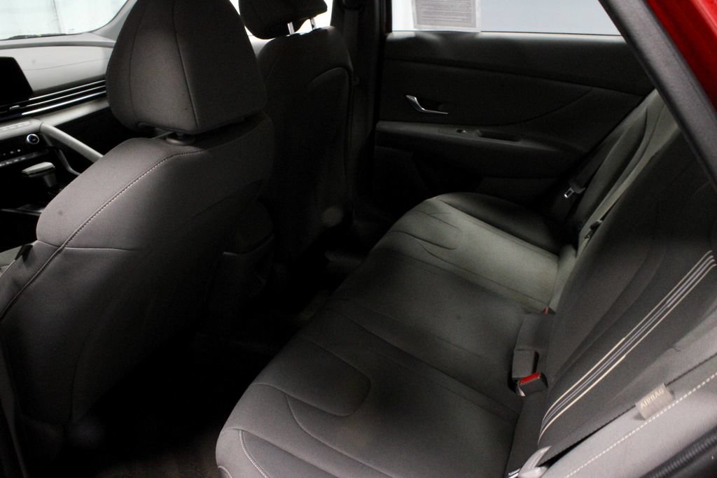 Used 2024 Hyundai Elantra SEL FWD image 21