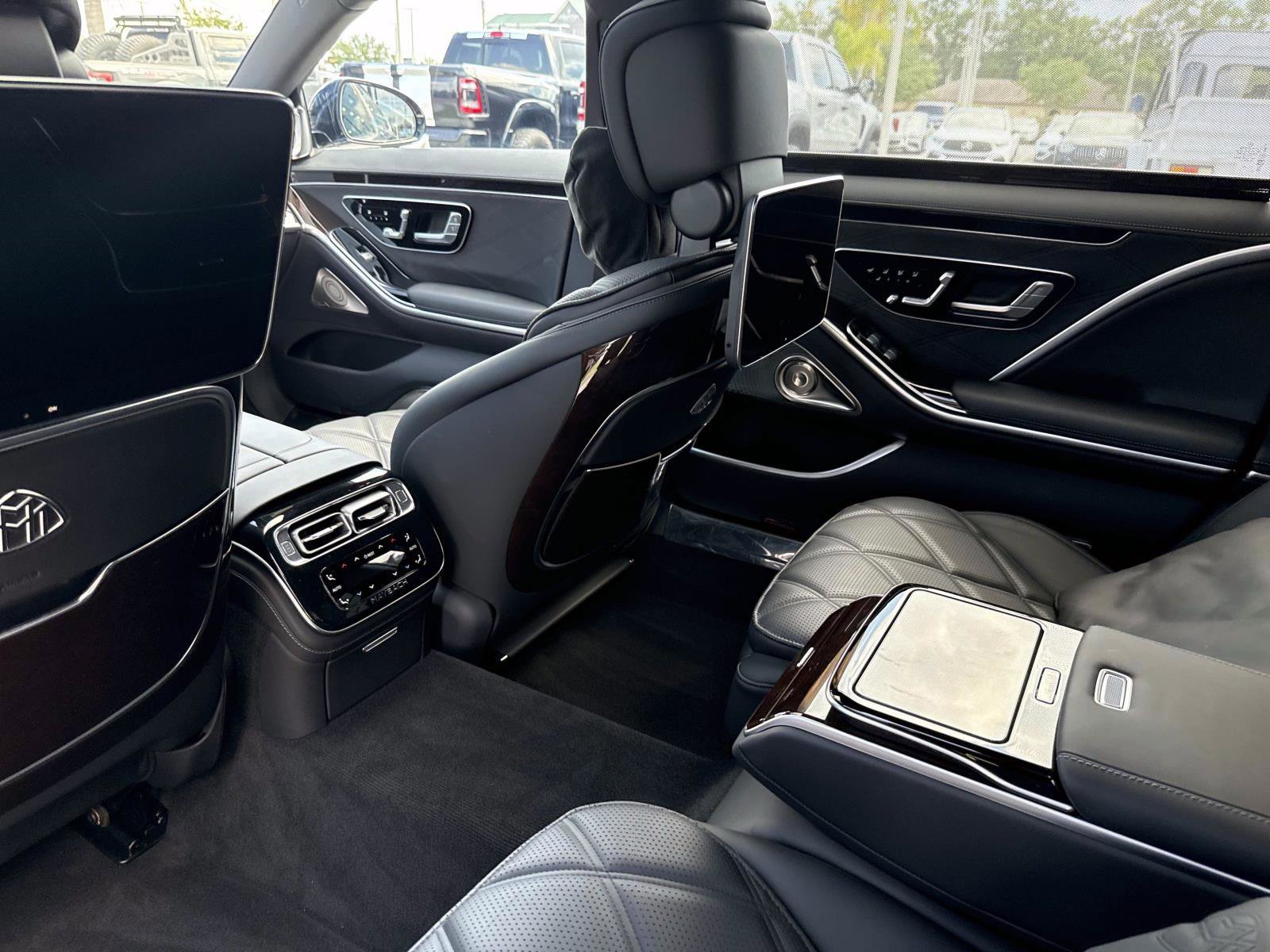 Certified 2024 Mercedes-Benz Maybach S 680 4MATIC image 16